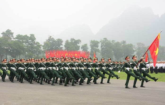Hai Đại tướng Phan Văn Giang, Tô Lâm kiểm tra hợp luyện diễu binh kỷ niệm Chiến thắng Điện Biên Phủ- Ảnh 11. Hai Đại tướng Phan Văn Giang, Tô Lâm kiểm tra hợp luyện diễu binh kỷ niệm Chiến thắng Điện Biên Phủ- Ảnh 11.