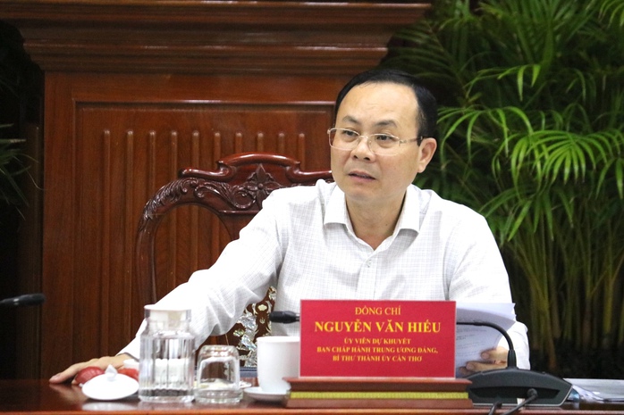 Bí thư Nguyễn Văn Hiếu: Không để người lao động Bí thư Nguyễn Văn Hiếu: Không để người lao động