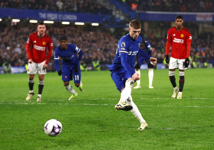 Rượt đuổi tỉ số điên rồ, Man United thua ngược Chelsea trận cầu 7 bàn- Ảnh 3. Rượt đuổi tỉ số điên rồ, Man United thua ngược Chelsea trận cầu 7 bàn- Ảnh 3.