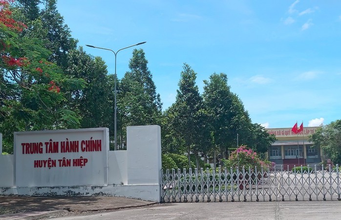 Phó chủ tịch huyện ở Kiên Giang phù phép nhiều giấy tờ đất giả- Ảnh 1.