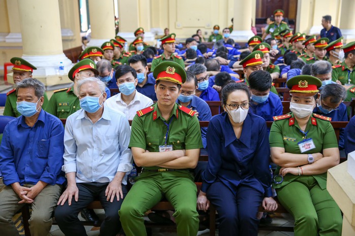 Xét xử vụ án Vạn Thịnh Phát: Nói lời sau cùng, các bị cáo xin khoan hồng, giảm nhẹ hình phạt- Ảnh 1. Xét xử vụ án Vạn Thịnh Phát: Nói lời sau cùng, các bị cáo xin khoan hồng, giảm nhẹ hình phạt- Ảnh 1.