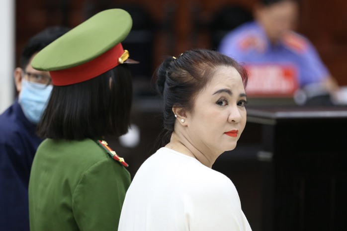 VKSND nêu quan điểm về đồng phạm của bà Nguyễn Phương Hằng- Ảnh 2. VKSND nêu quan điểm về đồng phạm của bà Nguyễn Phương Hằng- Ảnh 2.
