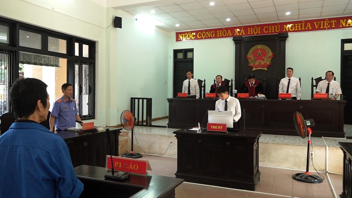 Bị cáo D.C tại phiên tòa Bị cáo D.C tại phiên tòa