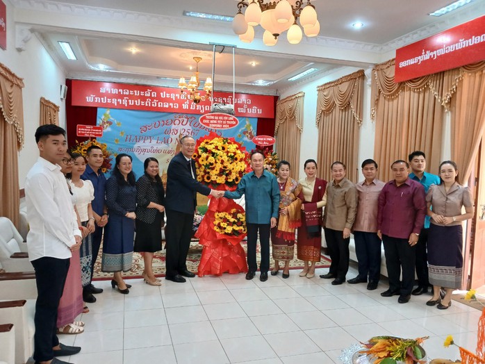 Trường ĐH Cửu Long thăm và chúc Tết 2 tổng lãnh sự tại TP HCM- Ảnh 3. Trường ĐH Cửu Long thăm và chúc Tết 2 tổng lãnh sự tại TP HCM- Ảnh 3.