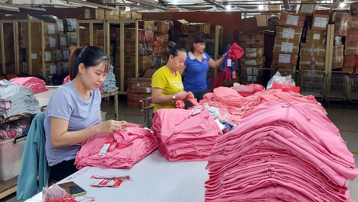 GIẢM GIỜ LÀM XUỐNG DƯỚI 48 GIỜ/TUẦN: Vẫn còn băn khoăn- Ảnh 1. GIẢM GIỜ LÀM XUỐNG DƯỚI 48 GIỜ/TUẦN: Vẫn còn băn khoăn- Ảnh 1.