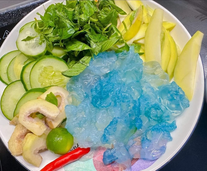 Nuốc Huế có gì ngon mà cư dân mạng "sôi sục" đến vậy?- Ảnh 1. Nuốc Huế có gì ngon mà cư dân mạng "sôi sục" đến vậy?- Ảnh 1.