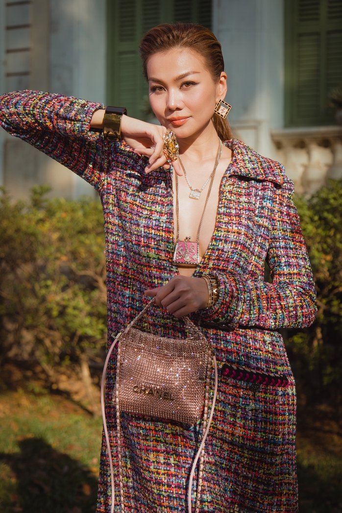 "Vũ khí" giúp Thanh Hằng mặc xẻ gợi cảm nhưng vẫn an toàn- Ảnh 2. "Vũ khí" giúp Thanh Hằng mặc xẻ gợi cảm nhưng vẫn an toàn- Ảnh 2.