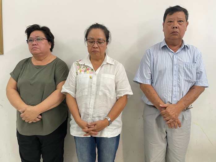 Ly kỳ vụ 3 người ở Việt Nam đề nghị tuyên bố 8 người thân ở nước ngoài chết- Ảnh 1. Ly kỳ vụ 3 người ở Việt Nam đề nghị tuyên bố 8 người thân ở nước ngoài chết- Ảnh 1.