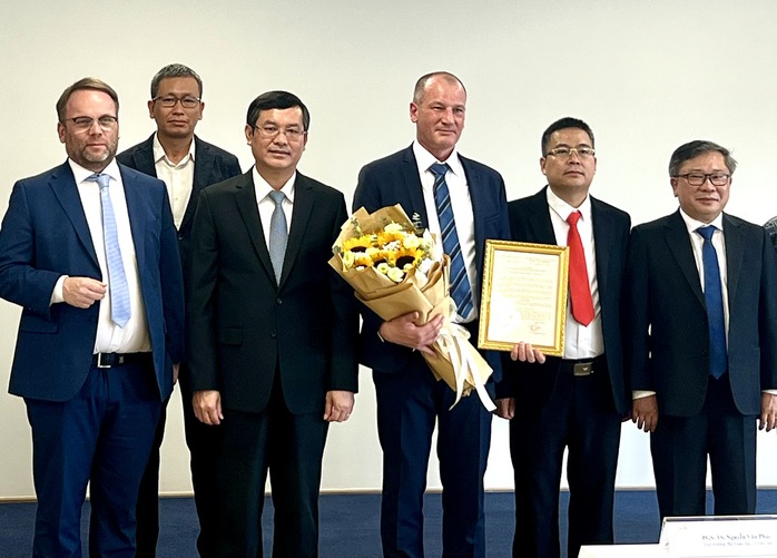 Trường Đại học Việt Đức có tân hiệu trưởng là GS người Đức- Ảnh 1. Trường Đại học Việt Đức có tân hiệu trưởng là GS người Đức- Ảnh 1.