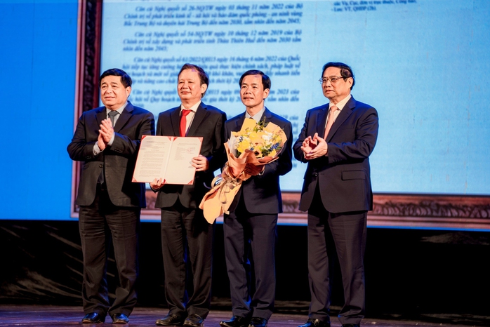 Thừa Thiên - Huế có nhiều lợi thế để phát triển- Ảnh 1. Thừa Thiên - Huế có nhiều lợi thế để phát triển- Ảnh 1.