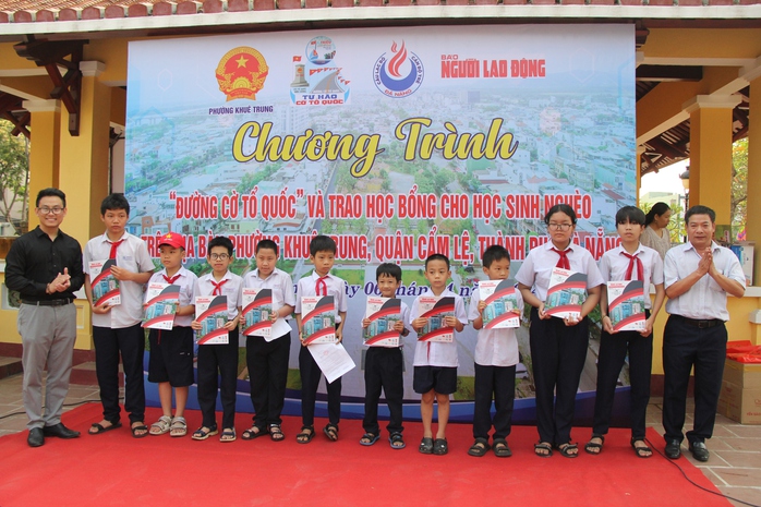 Khánh thành Đường cờ Tổ quốc tại Di tích lịch sử quốc gia Nghĩa Trủng Hòa Vang- Ảnh 6. Khánh thành Đường cờ Tổ quốc tại Di tích lịch sử quốc gia Nghĩa Trủng Hòa Vang- Ảnh 6.