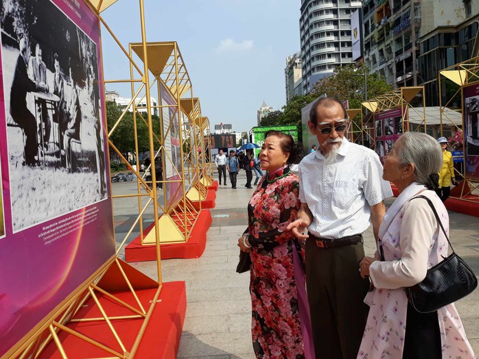 NSƯT Phi Điểu, Mạnh Dung, Thanh Dậu khai mạc triển lãm- Ảnh 11. NSƯT Phi Điểu, Mạnh Dung, Thanh Dậu khai mạc triển lãm- Ảnh 11.