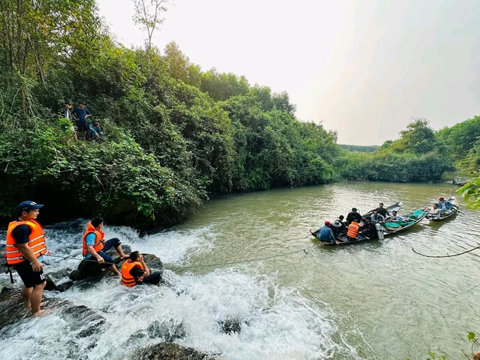 Đi tắm suối, nữ sinh lớp 6 đuối nước tử vong- Ảnh 1. Đi tắm suối, nữ sinh lớp 6 đuối nước tử vong- Ảnh 1.