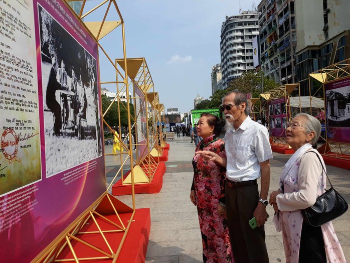 NSƯT Phi Điểu, Mạnh Dung, Thanh Dậu khai mạc triển lãm- Ảnh 12. NSƯT Phi Điểu, Mạnh Dung, Thanh Dậu khai mạc triển lãm- Ảnh 12.