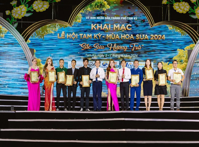 Toàn cảnh bán kết "Hoa hậu Việt Nam Thời đại 2024" tại Quảng Nam- Ảnh 2. Toàn cảnh bán kết "Hoa hậu Việt Nam Thời đại 2024" tại Quảng Nam- Ảnh 2.