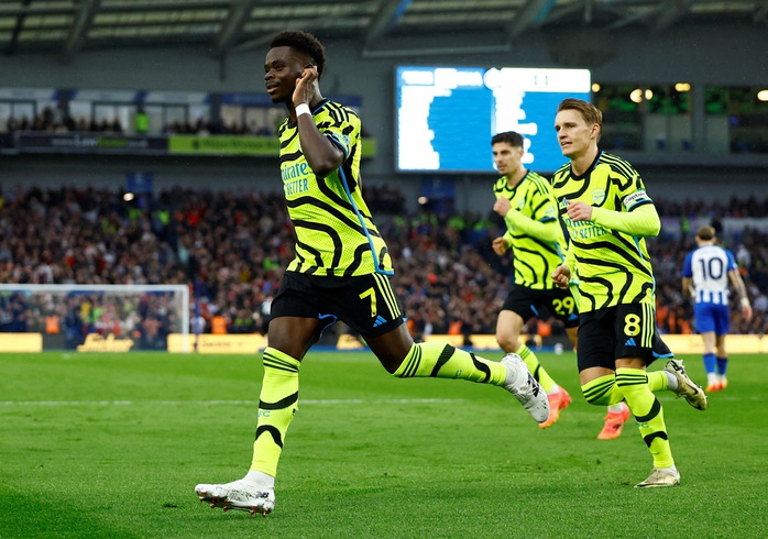 Vùi dập chủ nhà Brighton, Arsenal trở lại đỉnh bảng Ngoại hạng Anh- Ảnh 2. Vùi dập chủ nhà Brighton, Arsenal trở lại đỉnh bảng Ngoại hạng Anh- Ảnh 2.