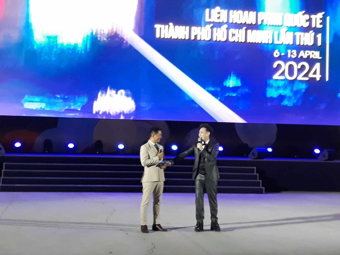 Isaac: "Song Lang mang người bạn Phát đến cuộc đời tôi!"- Ảnh 10. Isaac: "Song Lang mang người bạn Phát đến cuộc đời tôi!"- Ảnh 10.