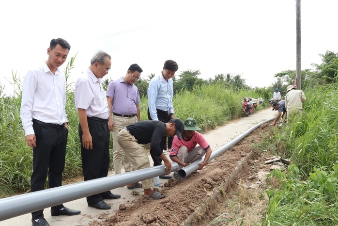 Không để người dân thiếu nước sạch- Ảnh 1. Không để người dân thiếu nước sạch- Ảnh 1.