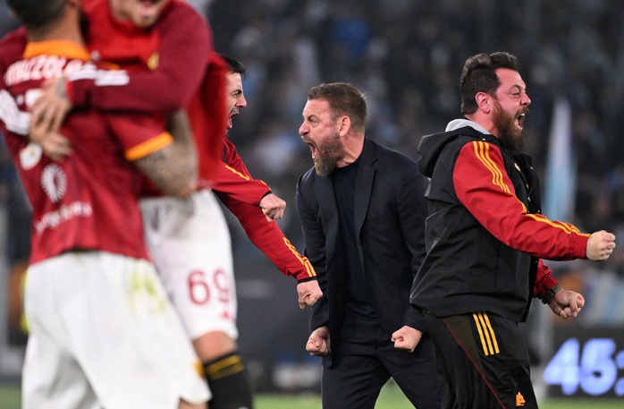 Thắng Lazio, Roma áp sát tốp 4 Serie A- Ảnh 2. Thắng Lazio, Roma áp sát tốp 4 Serie A- Ảnh 2.