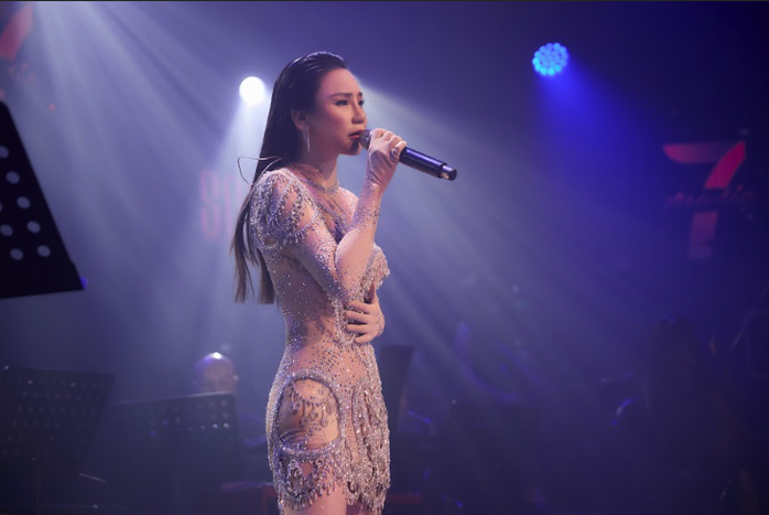 Hồ Quỳnh Hương bật khóc ngày trở lại Hà Nội- Ảnh 3. Hồ Quỳnh Hương bật khóc ngày trở lại Hà Nội- Ảnh 3.