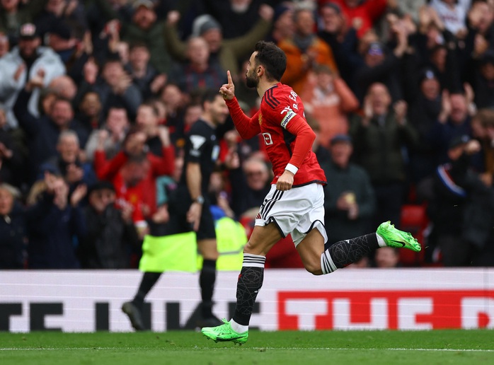 Man United níu chân Liverpool, Arsenal trở lại ngôi đầu- Ảnh 6. Man United níu chân Liverpool, Arsenal trở lại ngôi đầu- Ảnh 6.