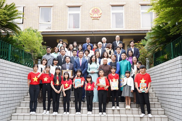 Đại biểu và các cháu học sinh tham dự Lễ phát động Đại biểu và các cháu học sinh tham dự Lễ phát động
