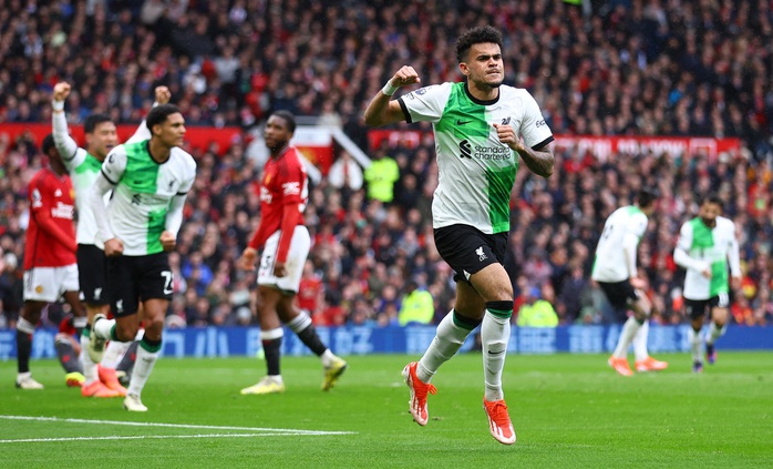 Man United níu chân Liverpool, Arsenal trở lại ngôi đầu- Ảnh 5. Man United níu chân Liverpool, Arsenal trở lại ngôi đầu- Ảnh 5.