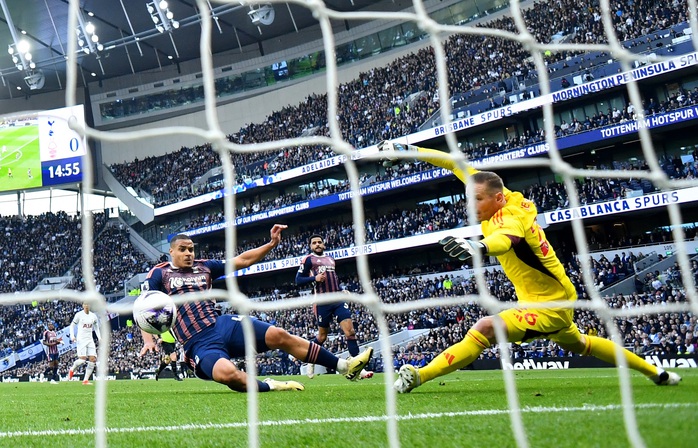 Dàn hậu vệ ghi bàn, Tottenham thắng nhọc Nottingham Forest- Ảnh 2. Dàn hậu vệ ghi bàn, Tottenham thắng nhọc Nottingham Forest- Ảnh 2.