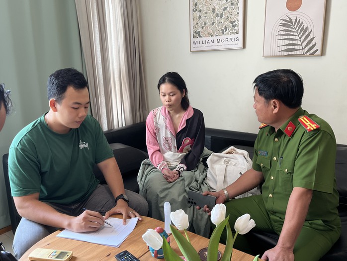 Công an TP HCM giải cứu 2 cháu bé mất tích ở phố đi bộ- Ảnh 1. Công an TP HCM giải cứu 2 cháu bé mất tích ở phố đi bộ- Ảnh 1.