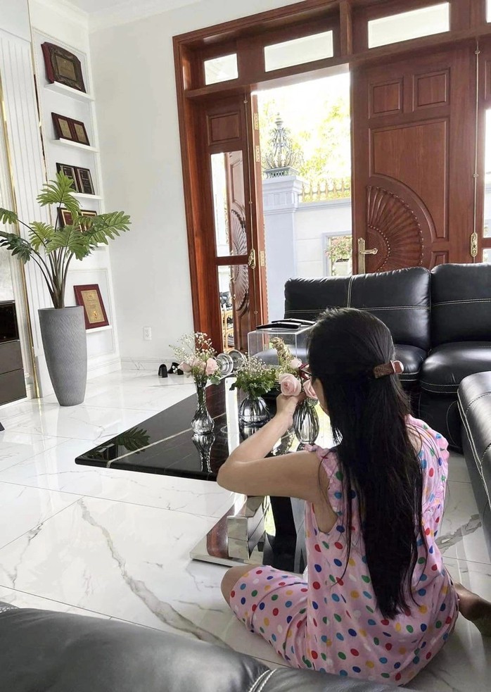 "Chị Tư" Cẩm Ly của hiện tại- Ảnh 4. "Chị Tư" Cẩm Ly của hiện tại- Ảnh 4.