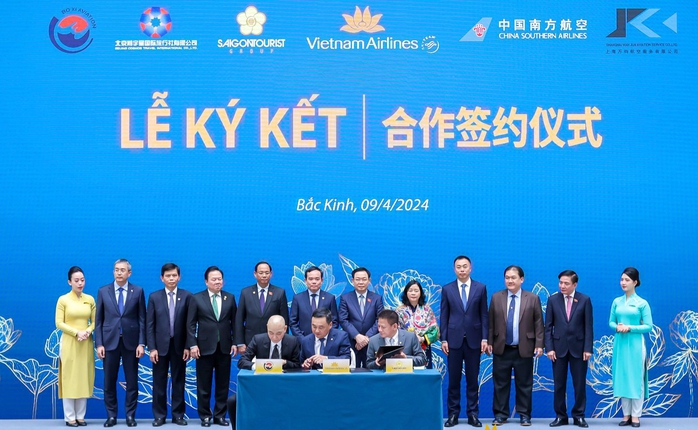 Lễ ký giữa Saigontourist Group, Vietnam Airlines, Shanghai Boxi với sự chứng kiến của Chủ tịch Quốc hội Vương Đình Huệ cùng quan chức cao cấp Việt Nam, Trung Quốc, Vietnam Airlines và Saigontourist Group Lễ ký giữa Saigontourist Group, Vietnam Airlines, Shanghai Boxi với sự chứng kiến của Chủ tịch Quốc hội Vương Đình Huệ cùng quan chức cao cấp Việt Nam, Trung Quốc, Vietnam Airlines và Saigontourist Group
