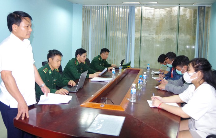 Giải cứu thành công 4 công dân bị lừa bán ra nước ngoài
- Ảnh 2. Giải cứu thành công 4 công dân bị lừa bán ra nước ngoài
- Ảnh 2.