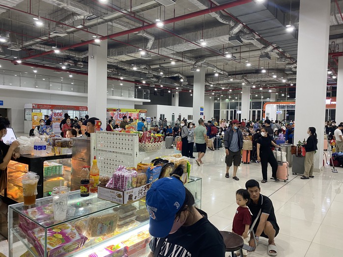 TP HCM: Lễ 30-4, khách đi xe đò sẽ tăng 120%, giá vé tăng 40%- Ảnh 1. TP HCM: Lễ 30-4, khách đi xe đò sẽ tăng 120%, giá vé tăng 40%- Ảnh 1.