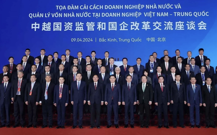 Chủ tịch QH Vương Đình Huệ dự tọa đàm doanh nghiệp nhà nước Việt Nam - Trung Quốc- Ảnh 8. Chủ tịch QH Vương Đình Huệ dự tọa đàm doanh nghiệp nhà nước Việt Nam - Trung Quốc- Ảnh 8.
