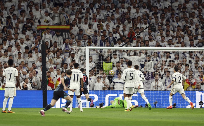 Real Madrid hòa nghẹt thở Man City trong trận đấu 6 bàn thắng- Ảnh 2. Real Madrid hòa nghẹt thở Man City trong trận đấu 6 bàn thắng- Ảnh 2.
