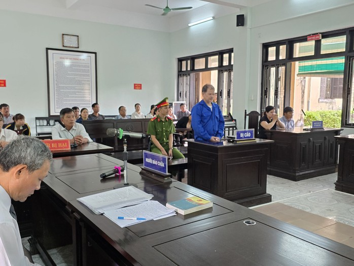 Người đàn ông “hoang tưởng” dùng dao đâm chủ tịch phường - Ảnh 1. Người đàn ông “hoang tưởng” dùng dao đâm chủ tịch phường - Ảnh 1.
