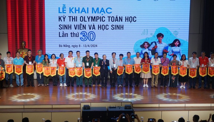 Thí sinh tham gia Olympic toán học toàn quốc cao kỷ lục- Ảnh 1. Thí sinh tham gia Olympic toán học toàn quốc cao kỷ lục- Ảnh 1.