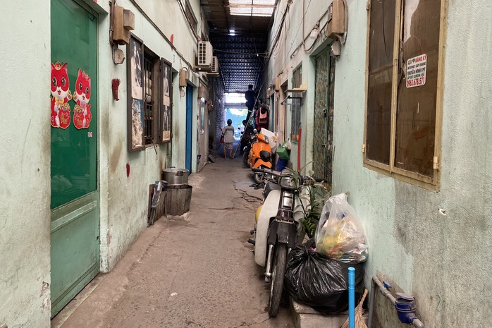 Vụ 2 bé gái mất tích ở phố đi bộ Nguyễn Huệ: Hàng xóm kể về hoàn cảnh 5 mẹ con- Ảnh 1. Vụ 2 bé gái mất tích ở phố đi bộ Nguyễn Huệ: Hàng xóm kể về hoàn cảnh 5 mẹ con- Ảnh 1.