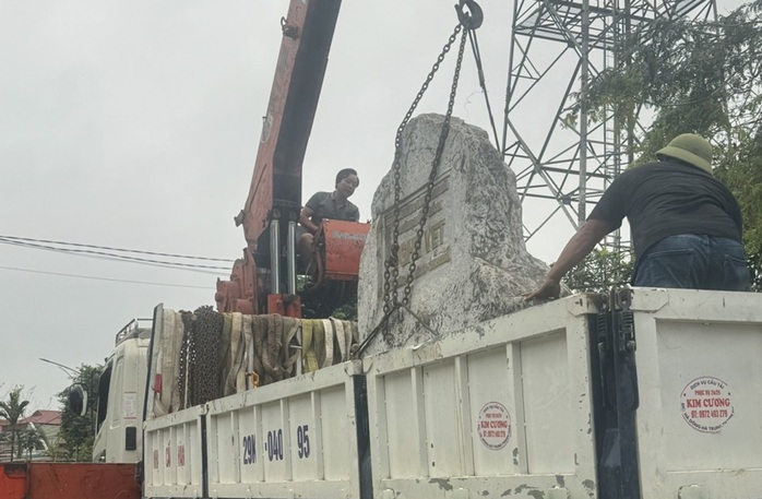 Vụ tấm biển ghi "Bộ Văn hóa, Thể thao và Du lịch Thanh Hóa" là do lỗi kỹ thuật- Ảnh 2. Vụ tấm biển ghi "Bộ Văn hóa, Thể thao và Du lịch Thanh Hóa" là do lỗi kỹ thuật- Ảnh 2.
