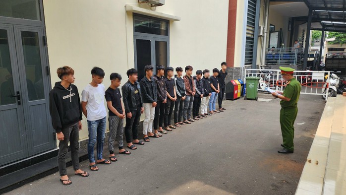 Triệt phá 2 nhóm giang hồ ở Đà Nẵng- Ảnh 1. Triệt phá 2 nhóm giang hồ ở Đà Nẵng- Ảnh 1.