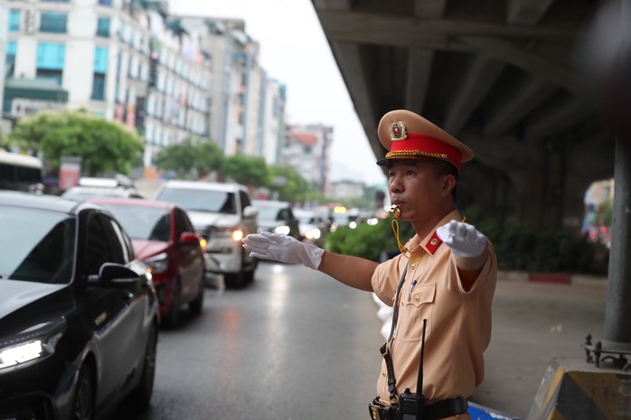 Người dân trở lại sau kỳ nghỉ lễ, cửa ngõ Hà Nội và TP HCM ùn tắc- Ảnh 5. Người dân trở lại sau kỳ nghỉ lễ, cửa ngõ Hà Nội và TP HCM ùn tắc- Ảnh 5.