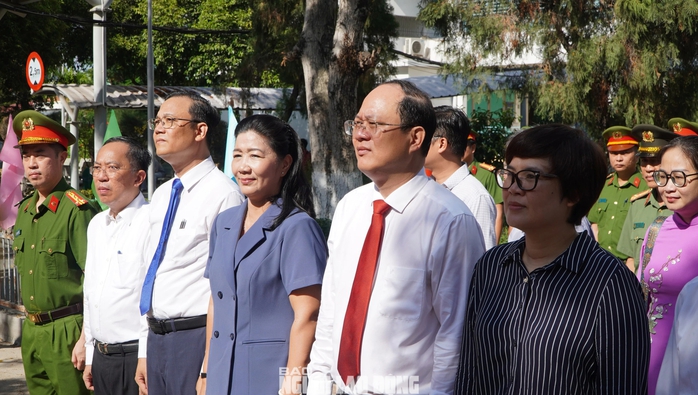 Lãnh đạo TP HCM dâng hoa, dâng hương Tổng Bí thư Trần Phú- Ảnh 1. Lãnh đạo TP HCM dâng hoa, dâng hương Tổng Bí thư Trần Phú- Ảnh 1.