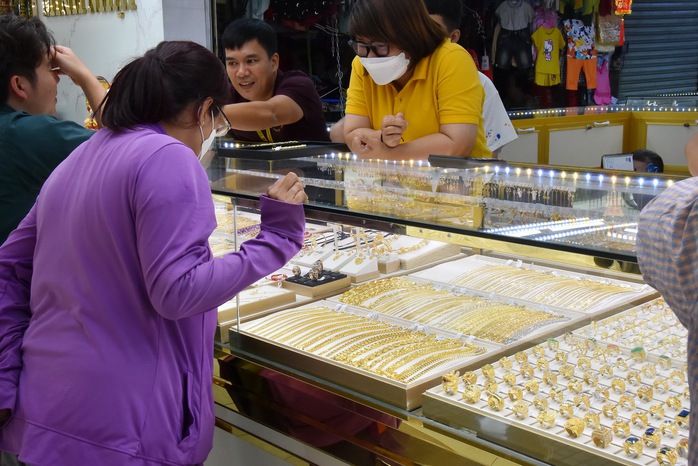 Giá vàng hôm nay, 2-5: Đảo chiều bật tăng- Ảnh 1. Giá vàng hôm nay, 2-5: Đảo chiều bật tăng- Ảnh 1.