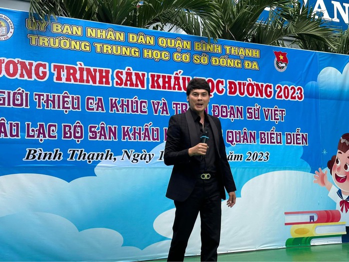 NSƯT Kim Tiểu Long với ngày 1-5 nhiều ý nghĩa- Ảnh 4. NSƯT Kim Tiểu Long với ngày 1-5 nhiều ý nghĩa- Ảnh 4.
