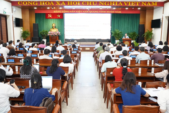 Xếp 33/63 tỉnh, thành về cải cách hành chính, TP HCM đặt mục tiêu tăng gấp đôi - Ảnh 1. Xếp 33/63 tỉnh, thành về cải cách hành chính, TP HCM đặt mục tiêu tăng gấp đôi - Ảnh 1.