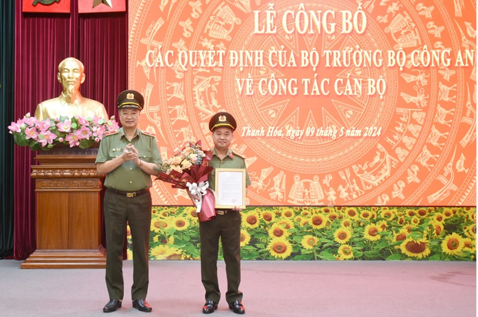 Công bố quyết định của Bộ trưởng Bộ Công an về công tác cán bộ- Ảnh 1. Công bố quyết định của Bộ trưởng Bộ Công an về công tác cán bộ- Ảnh 1.