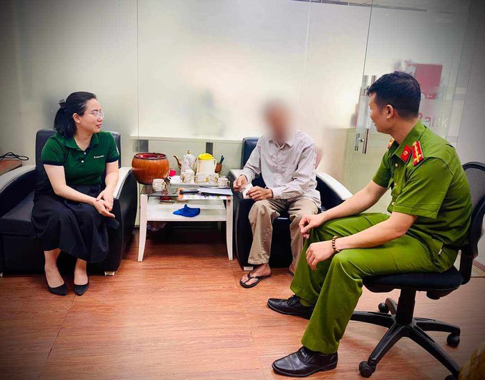 Bí ẩn phía sau tin nhắn qua Facebook nhờ chuyển 90 triệu đồng- Ảnh 1. Bí ẩn phía sau tin nhắn qua Facebook nhờ chuyển 90 triệu đồng- Ảnh 1.