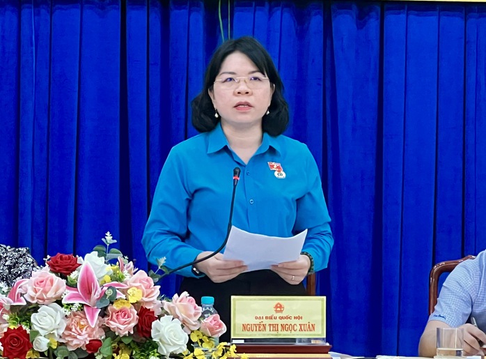 Đối thoại với đại biểu Quốc hội, nữ công nhân đề xuất 55 tuổi nghỉ hưu là phù hợp- Ảnh 3. Đối thoại với đại biểu Quốc hội, nữ công nhân đề xuất 55 tuổi nghỉ hưu là phù hợp- Ảnh 3.
