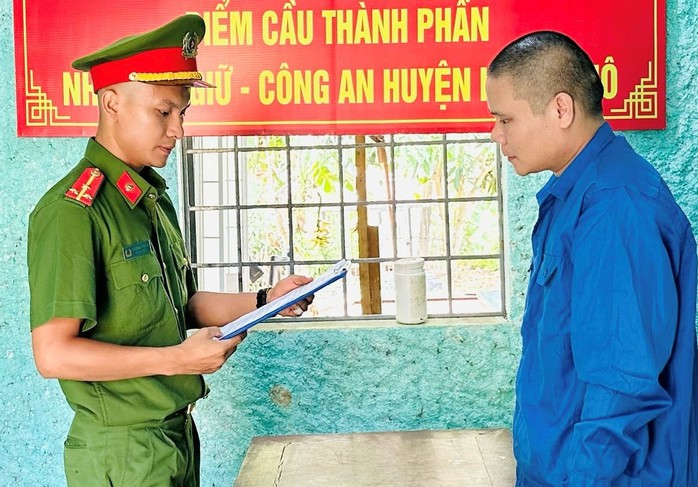Bị tống tiền vì gửi clip "nóng" cho người lạ- Ảnh 1. Bị tống tiền vì gửi clip "nóng" cho người lạ- Ảnh 1.
