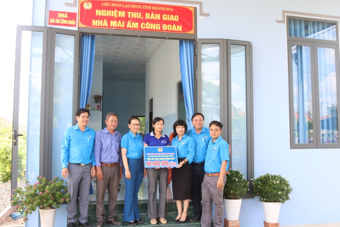 LĐLĐ thị xã Ninh Hoà phát động Tháng Công nhân 2024
- Ảnh 5. LĐLĐ thị xã Ninh Hoà phát động Tháng Công nhân 2024
- Ảnh 5.